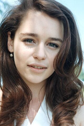 File:Emiliaclarke01.jpg