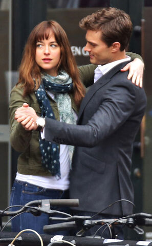 File:Rs 634x1024-131219145153-634.Dakota-Johnson-Jamie-Dancing-50-Shades-Set.jl.121913.jpg