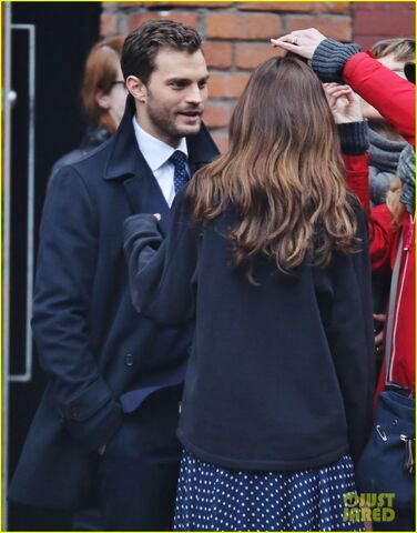 File:Fifty-shades-darker-set-photo-30.jpg
