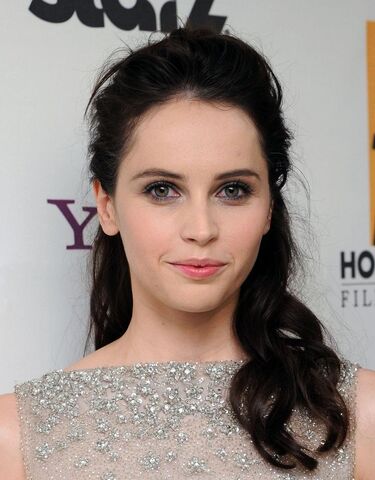 File:Full-felicity-jones-1776778586.jpg