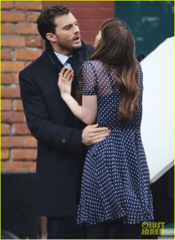 File:Fifty-shades-darker-set-photo-20.jpg