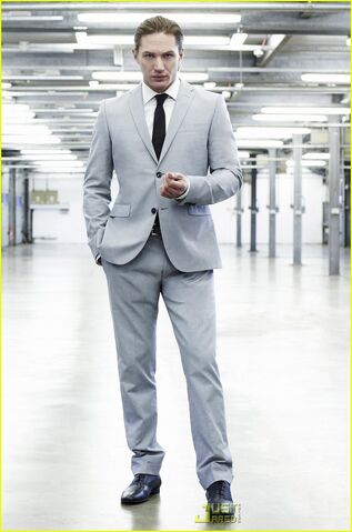 File:Tom-hardy-bulking-up-05.jpeg