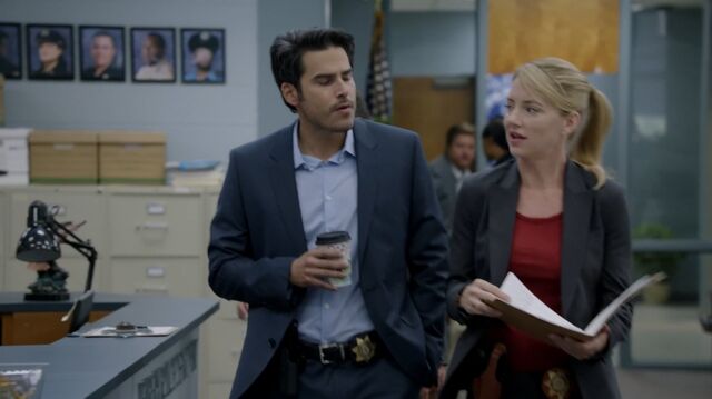 File:1x02 46 Kyle, Elizabeth.jpg