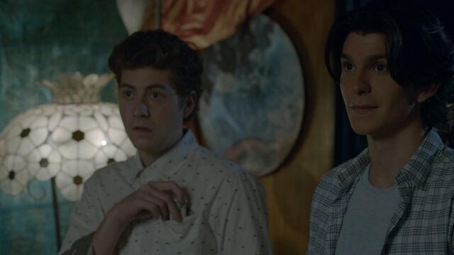 File:1x02 113 Ofe, Gabe.jpg