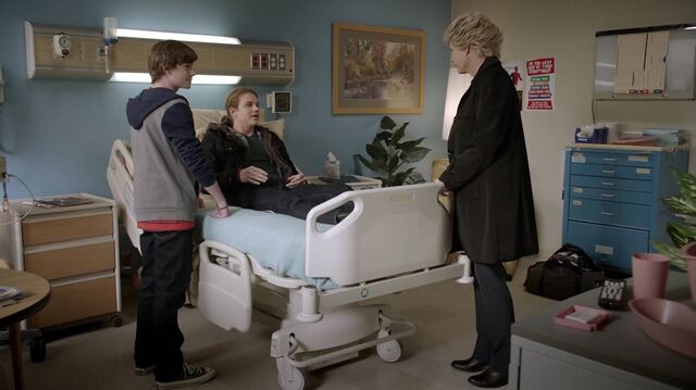 File:2x01 72 Grant, Max, Joan.jpg
