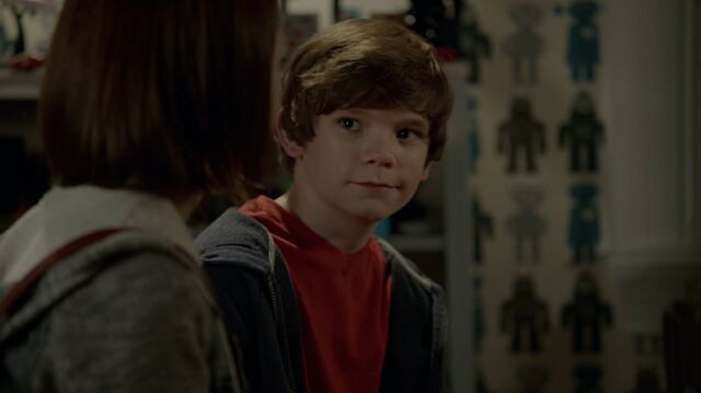 File:1x01 82 Carter, Grant.jpg