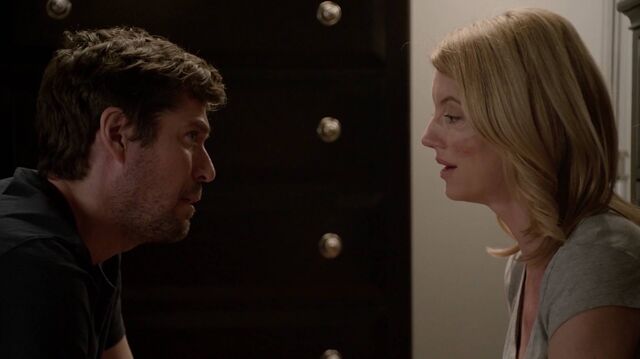 File:2x01 129 David, Elizabeth.jpg
