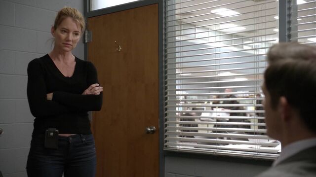 File:2x01 111 Elizabeth.jpg