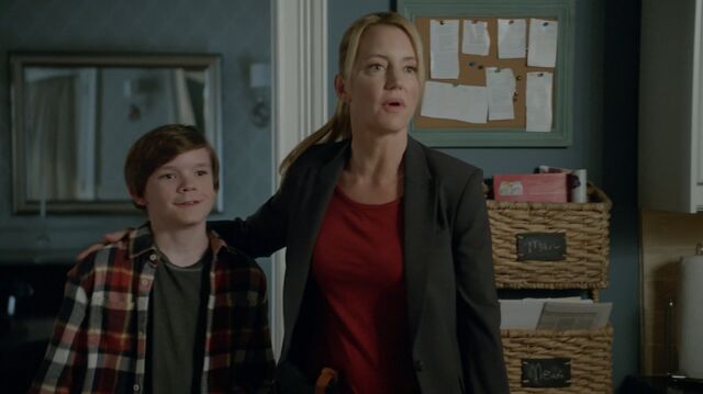 File:1x02 56 Grant, Elizabeth.jpg