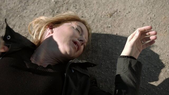 File:2x01 104 Elizabeth.jpg