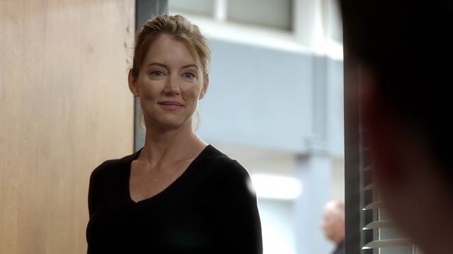 File:2x01 112 Elizabeth.jpg