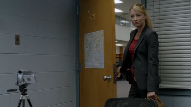File:1x02 47 Elizabeth.jpg