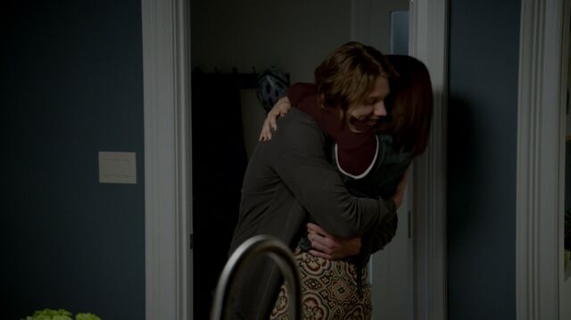 File:1x02 55 Max, Carter.jpg