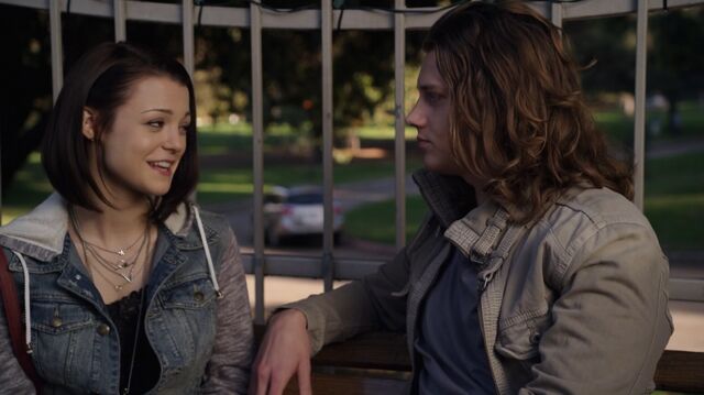 File:1x01 45 Carter, Max.jpg