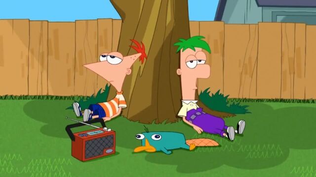 Plik:737px-Lawn Gnome Beach Party of Terror04.jpg