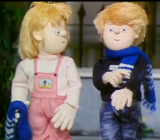 File:Sarah and James.jpg