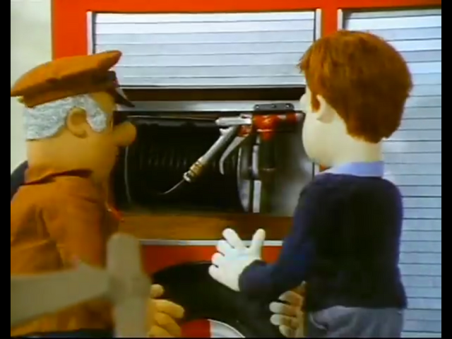 File:Hosereel locker.png