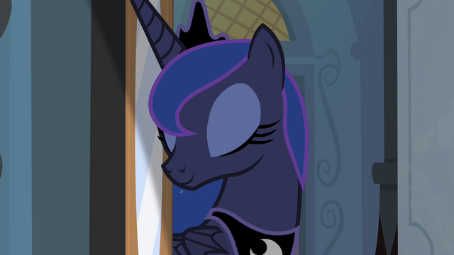 File:Luna nodding.png