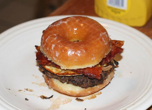 File:Krispykreme Burger.png