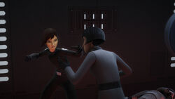 Sabine affronte Pryce.jpeg
