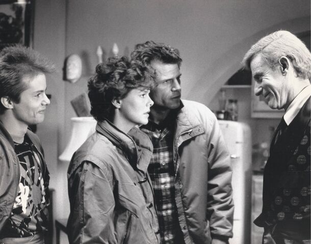 File:Fright Night 1985 Stephen Geoffreys Amanda Bearse Tom Holland Roddy McDowall.jpg