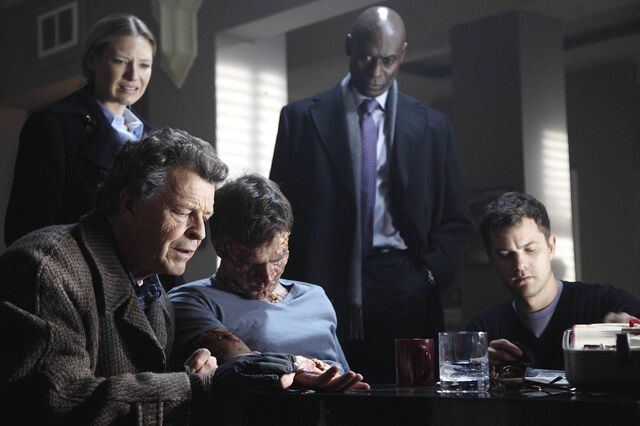 Файл:Fringe 2x16 Still 003.jpg