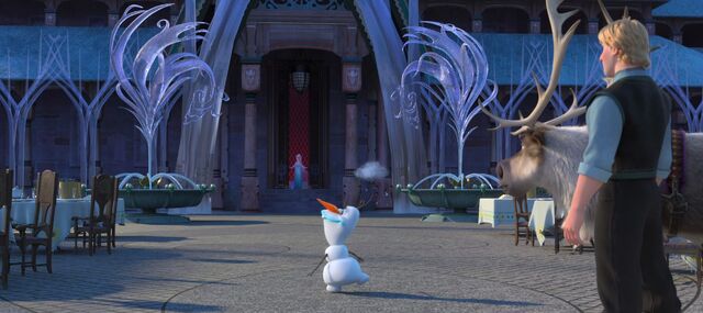 Archivo:Frozen-fever-disneyscreencaps.com-123.jpg