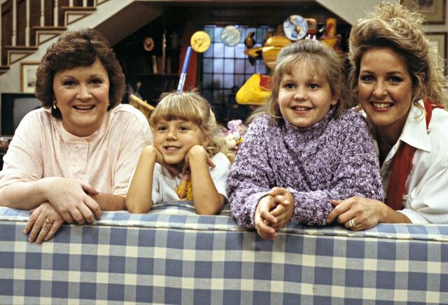 File:Candace jodie w moms.jpg