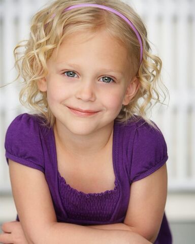 File:Alyvia Alyn Lind.jpg