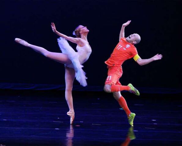 Arquivo:Robben-salto-meme-bailarina.jpg