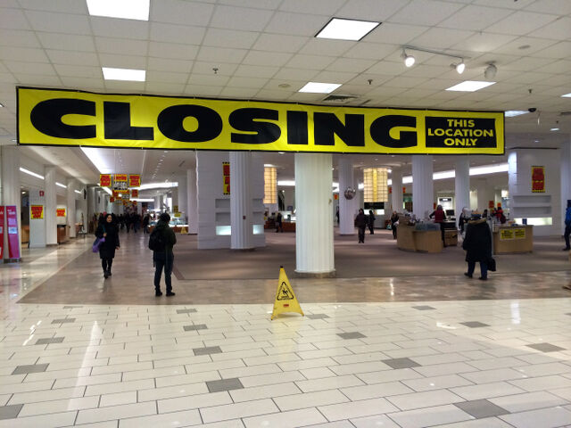File:ClosingTorontoSears2014.jpg