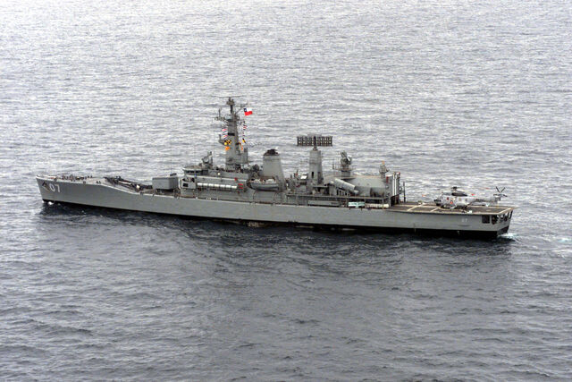 File:Chilean frigate Almirante Lynch.jpg