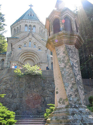 File:Votivkapelle Berg.jpg