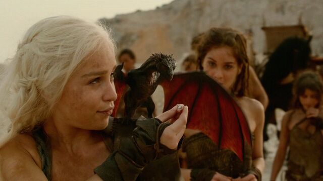 Datei:201DerNordenvergisstnichtDeanerysDrache1.jpg