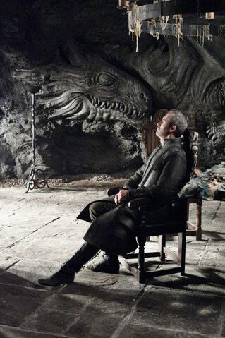 Datei:Stephen-Dillane-as-Stannis-Baratheon.jpg