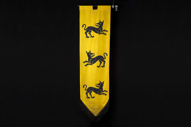 File:House-Clegane-Banner-From-Making-Game-of-Thrones-1200x800.jpg