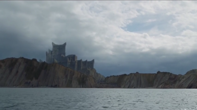 File:Dragonstone-seen-from-the-sea.jpg.png