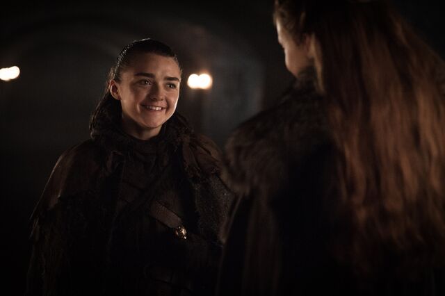 Datei:704 Arya und Sansa.jpg