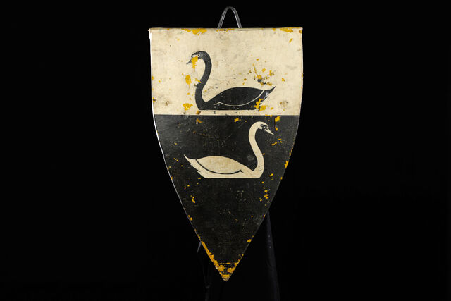 File:House-Swann-Shield-From-Making-Game-of-Thrones-1200x800.jpg
