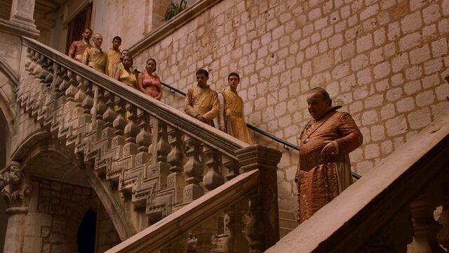 File:Spice king on steps.jpg