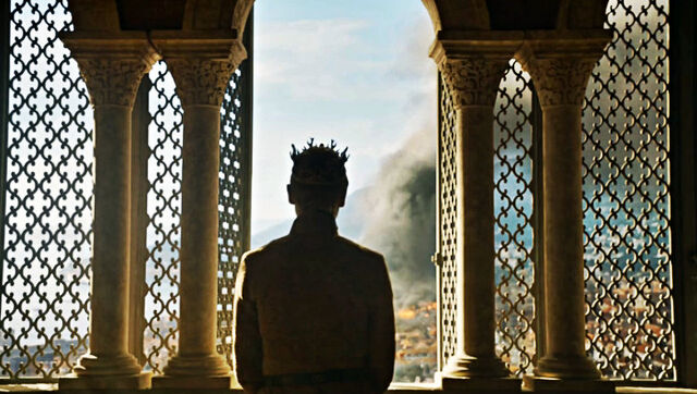 File:Tommen stares at Sept s6.jpg