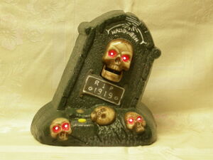 Gemmy 1997 animated Halloween howlin' tombstone 4