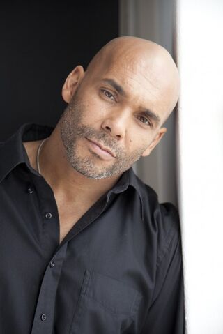 File:Reál Andrews.jpg