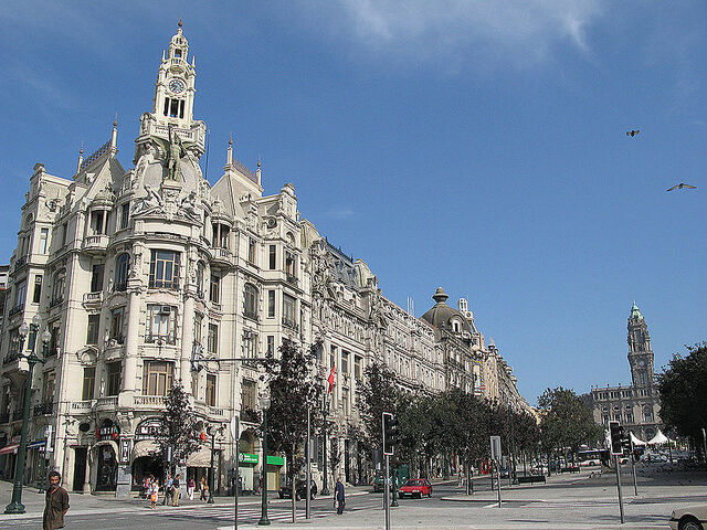 Arquivo:27 de julho square.jpg