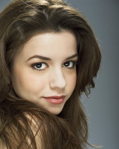 File:Simply-gorgeous-masiela-lusha-10881917-450-563.jpg