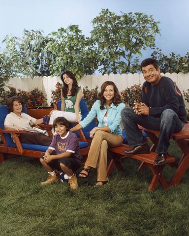 File:George-lopez-2002-tv-56-g.jpg