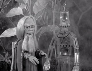 Saucer man (2)