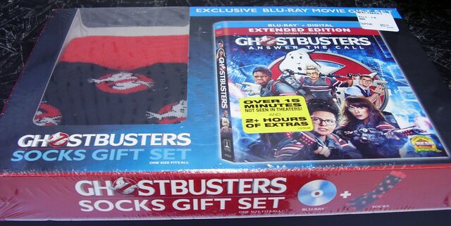 File:GhostbustersAnswerTheCallWalmartSocksGiftSet05.jpg