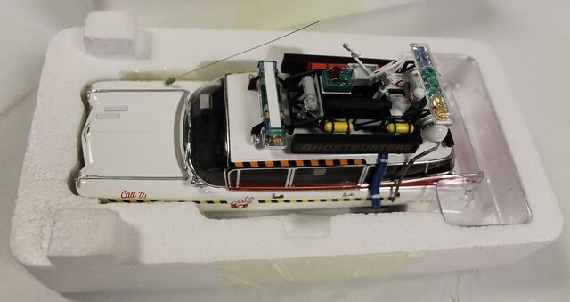 File:Hot Wheels Ecto1A 1-43 Scale Elite06.jpg