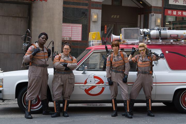 File:CrewReadyPaulFeigsTwitter07102015.png